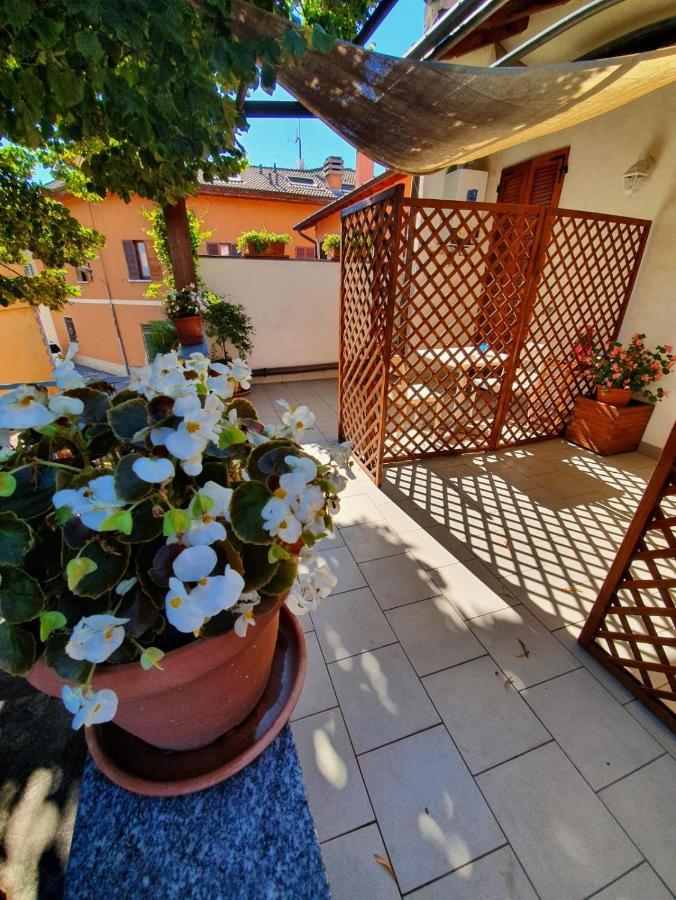Beb I Portici Bed & Breakfast Чернобио Екстериор снимка