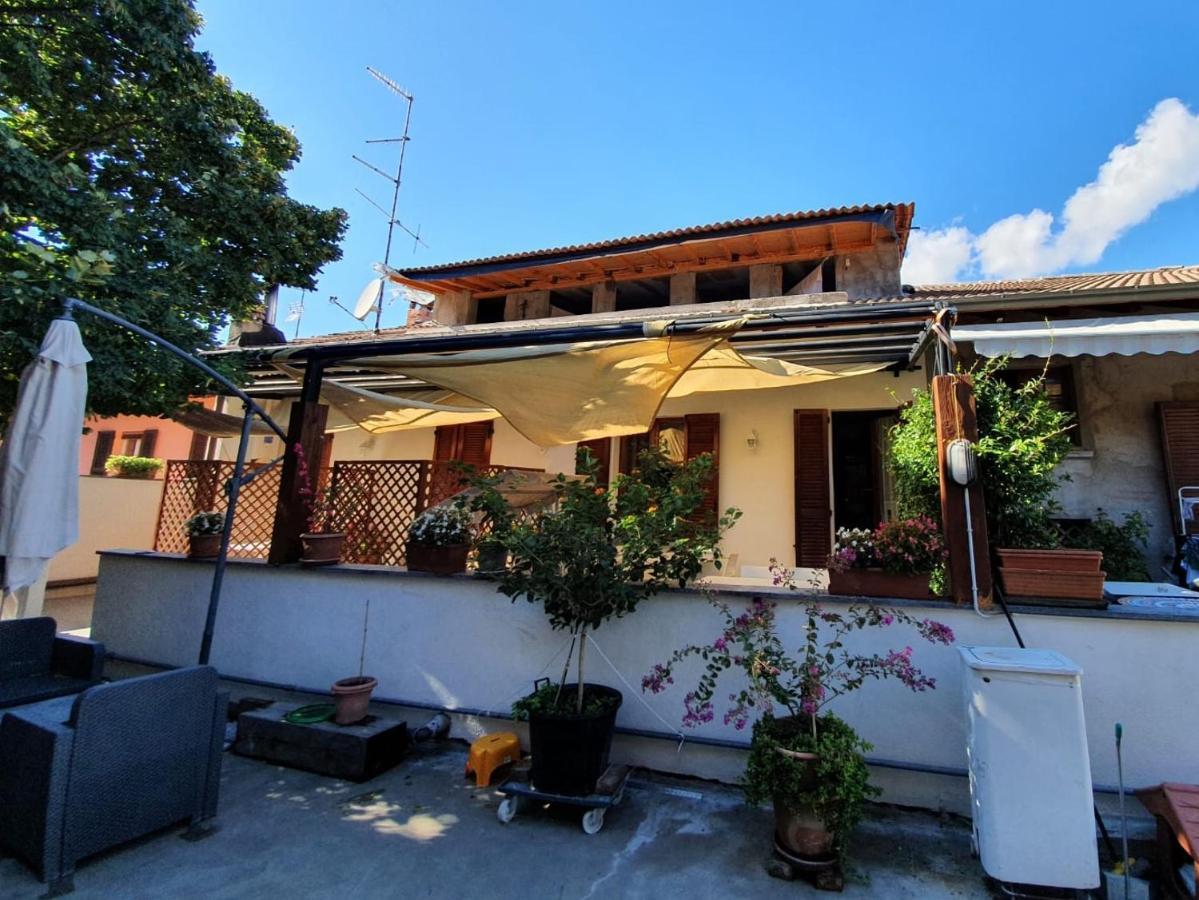 Beb I Portici Bed & Breakfast Чернобио Екстериор снимка