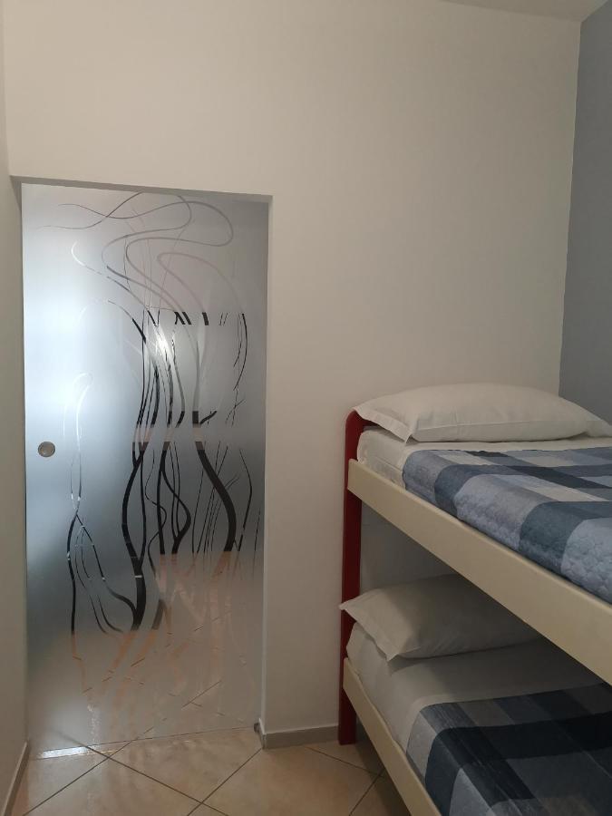 Beb I Portici Bed & Breakfast Чернобио Екстериор снимка