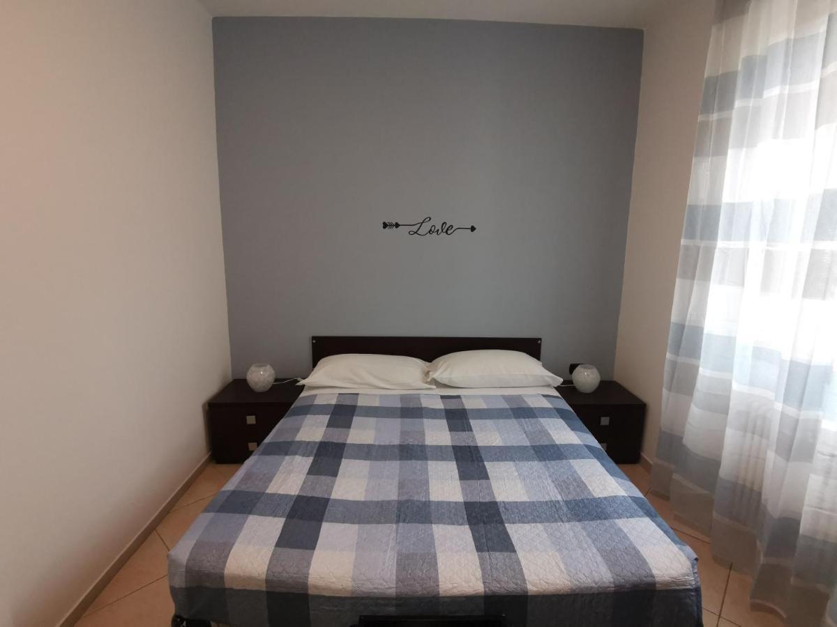 Beb I Portici Bed & Breakfast Чернобио Екстериор снимка