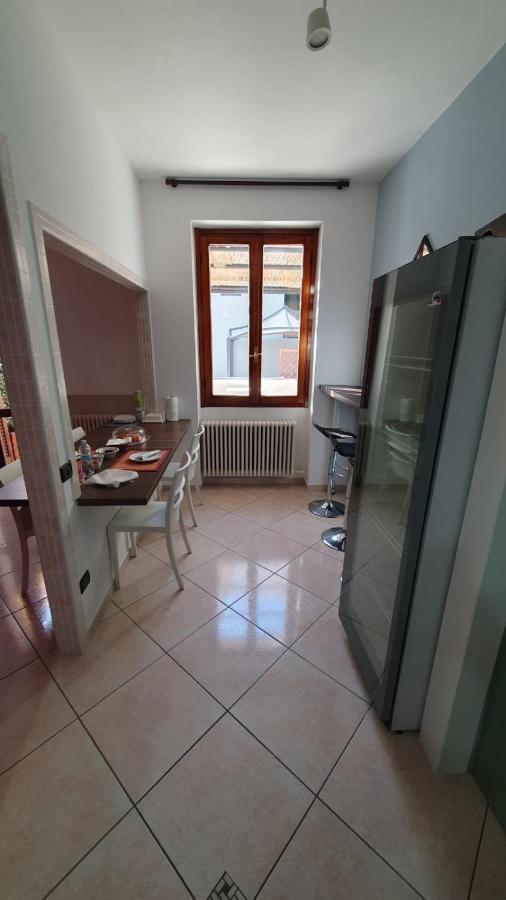 Beb I Portici Bed & Breakfast Чернобио Екстериор снимка