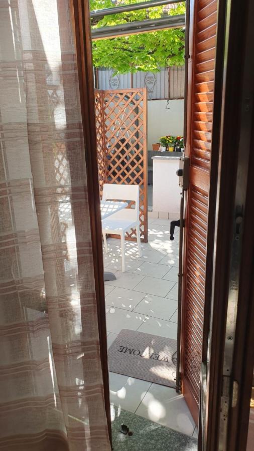 Beb I Portici Bed & Breakfast Чернобио Екстериор снимка