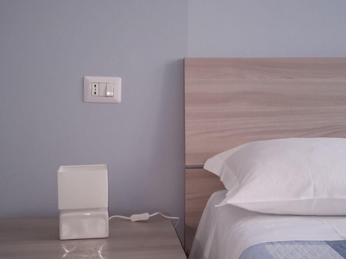 Beb I Portici Bed & Breakfast Чернобио Екстериор снимка