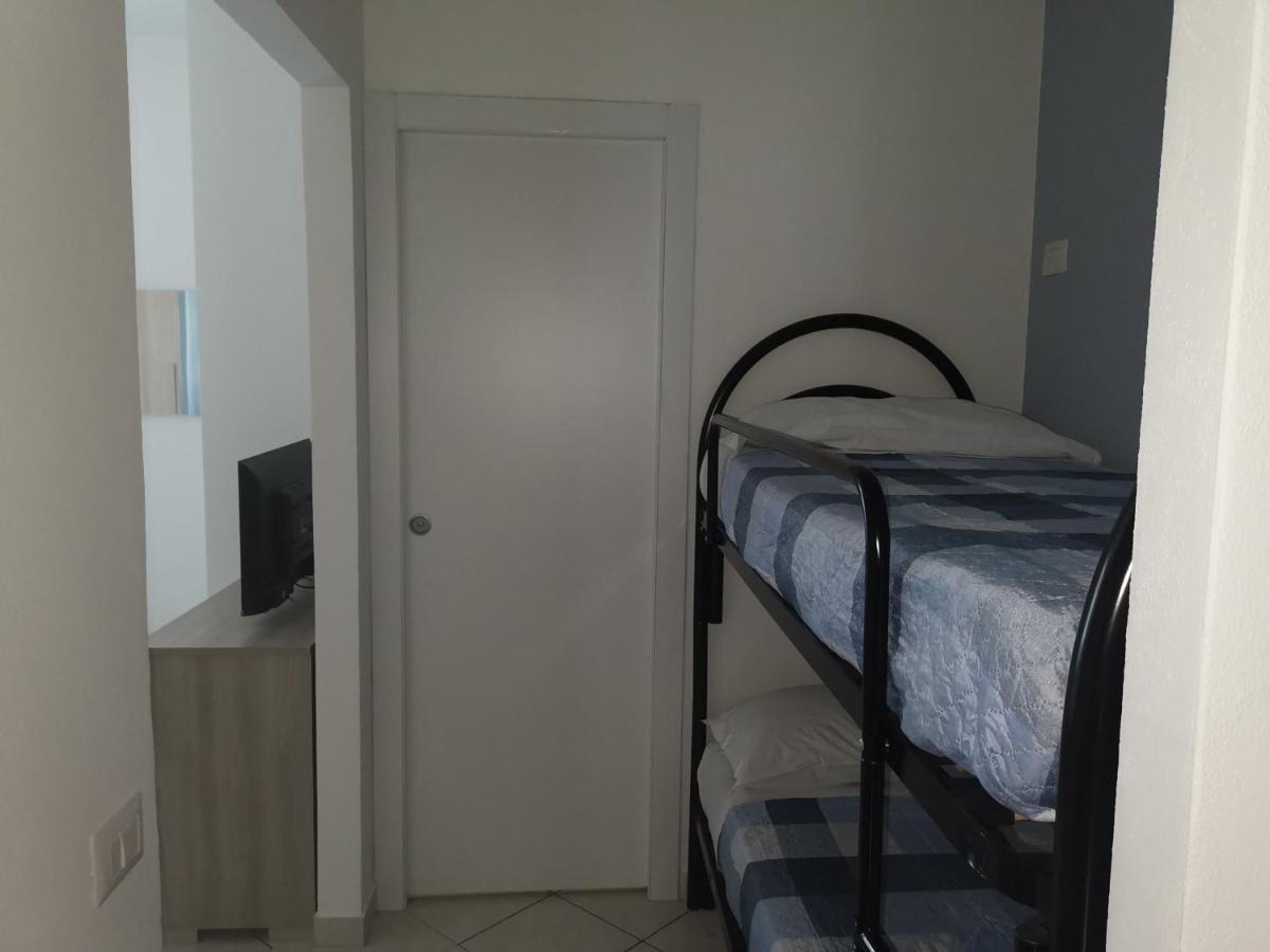 Beb I Portici Bed & Breakfast Чернобио Екстериор снимка