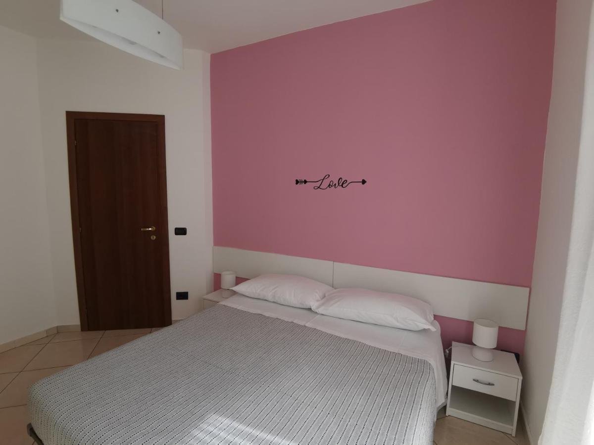 Beb I Portici Bed & Breakfast Чернобио Екстериор снимка