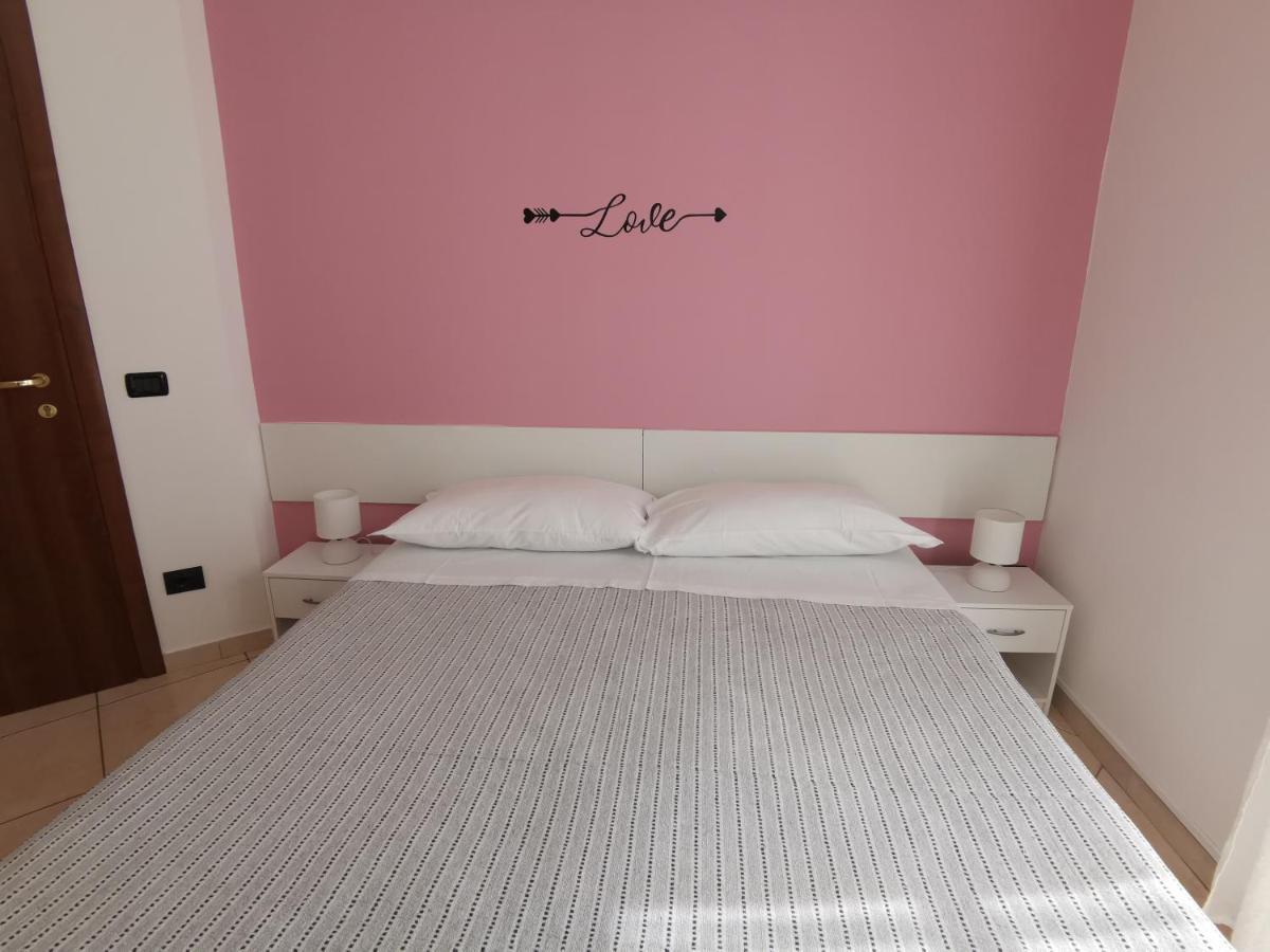 Beb I Portici Bed & Breakfast Чернобио Екстериор снимка
