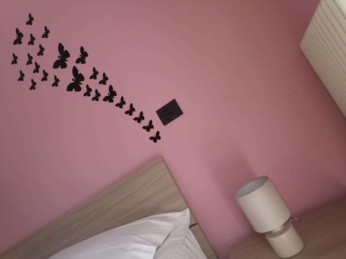 Beb I Portici Bed & Breakfast Чернобио Екстериор снимка