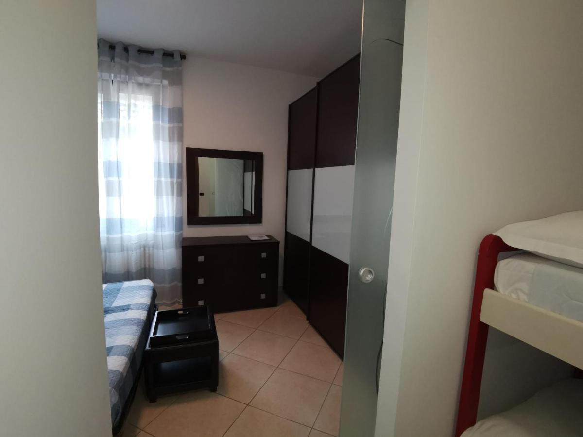 Beb I Portici Bed & Breakfast Чернобио Екстериор снимка