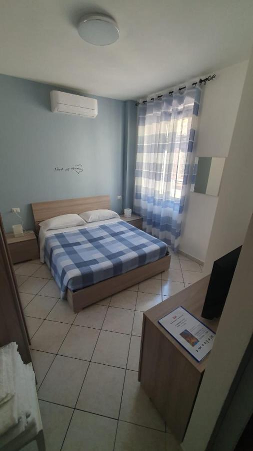 Beb I Portici Bed & Breakfast Чернобио Екстериор снимка